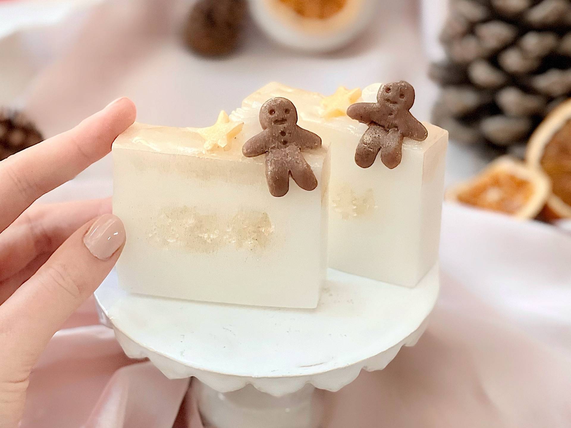 Seife Für Weihnachten in Weiß Mit Gingerbread Man Seife Für Weihnachten in Weiß Mit Gingerbread Man von CottageandRose