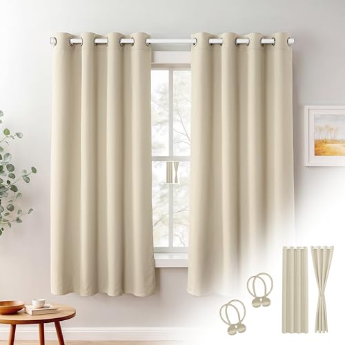 Cozyor 2X blickdichte Vorhänge + 2X Raffhalter mit Magnet, Thermogardine gegen Kälte 100% verdunkelnd, beige Driftwood, Gardine mit Ösen für Schlafzimmer, Wohnzimmer, Kinderzimmer 160x135 cm Cozyor 2X blickdichte Vorhänge + 2X Raffhalter mit Magnet, Thermogardine gegen Kälte 100% verdunkelnd, beige Driftwood, Gardine mit Ösen für Schlafzimmer, Wohnzimmer, Kinderzimmer 160x135 cm von Cozyor