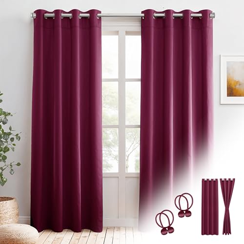 Cozyor 2X blickdichte Vorhänge + 2X Raffhalter mit Magnet, Thermogardine gegen Kälte 100% verdunkelnd, rot Berry, Gardine mit Ösen für Schlafzimmer, Wohnzimmer, Kinderzimmer 240x135 cm von Cozyor