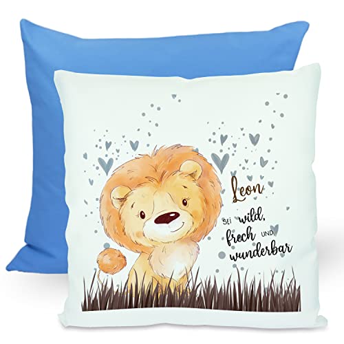 CreaDesign, Kinder Kissen 40x40 cm personalisiert mit Namen, Kinderzimmer Deko Kissen Kinder mit Füllung Federn, Motiv Löwe Graß, Rückenfarbe Blau CreaDesign, Kinder Kissen 40x40 cm personalisiert mit Namen, Kinderzimmer Deko Kissen Kinder mit Füllung Federn, Motiv Löwe Graß, Rückenfarbe Blau von CreaDesign