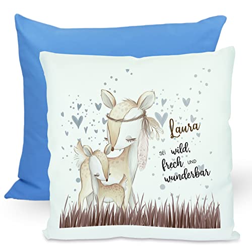 CreaDesign, Kinder Kissen 40x40 cm personalisiert mit Namen, Kinderzimmer Deko Kissen Kinder mit Füllung Federn, Motiv REH Indianer, Rückenfarbe Blau CreaDesign, Kinder Kissen 40x40 cm personalisiert mit Namen, Kinderzimmer Deko Kissen Kinder mit Füllung Federn, Motiv REH Indianer, Rückenfarbe Blau von CreaDesign