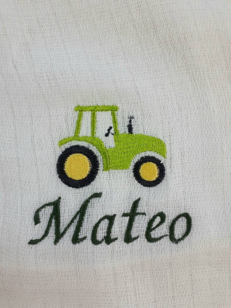 Spucktuch/Mullwindel Mit Namen Trecker Grün Personalisiert & Bestickt Spucktuch/Mullwindel Mit Namen Trecker Grün Personalisiert & Bestickt von CreativeCreatorDE