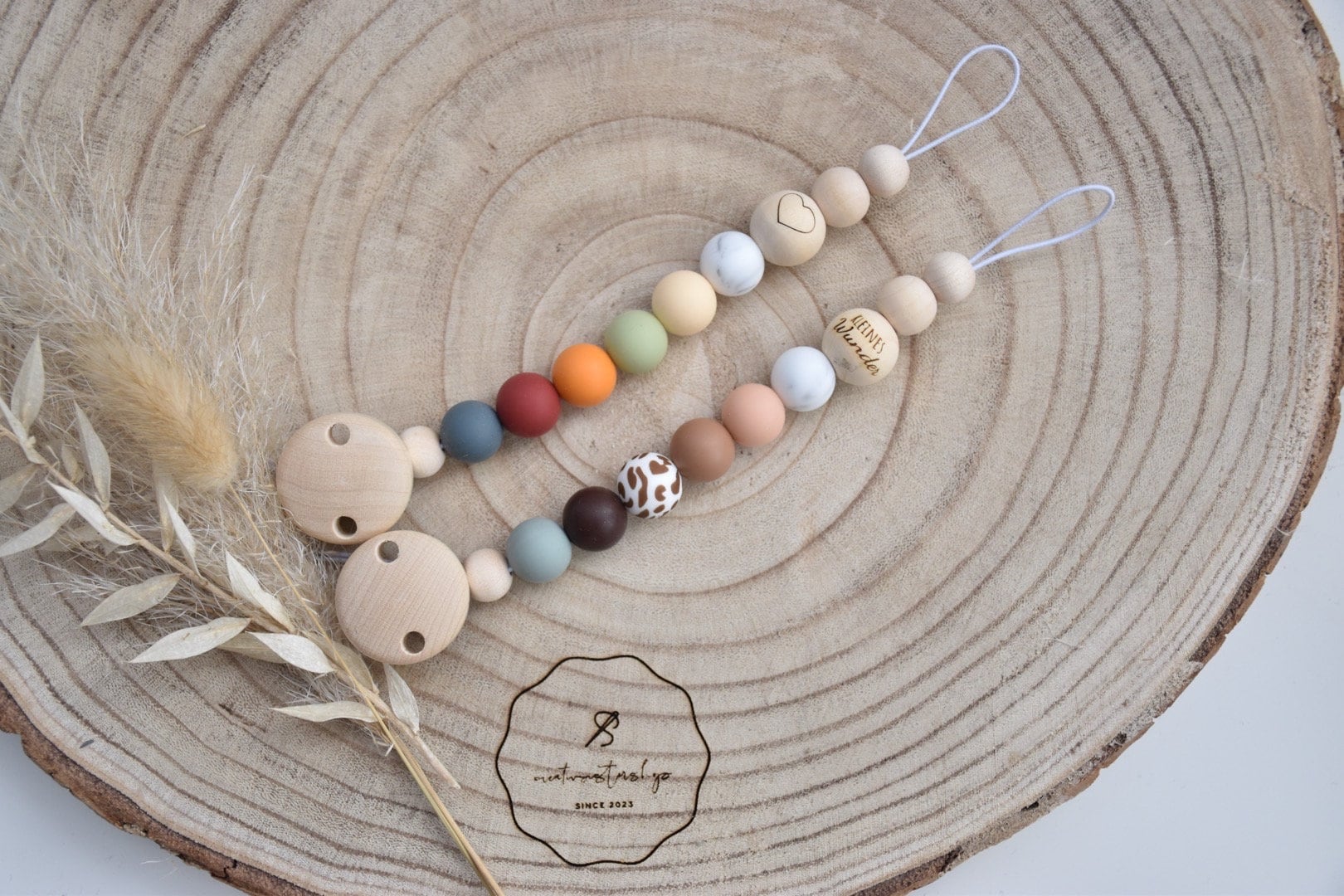 Schnullerkette Bunt Mit Gravur Schnullerkette Bunt Mit Gravur von Creativsistershop