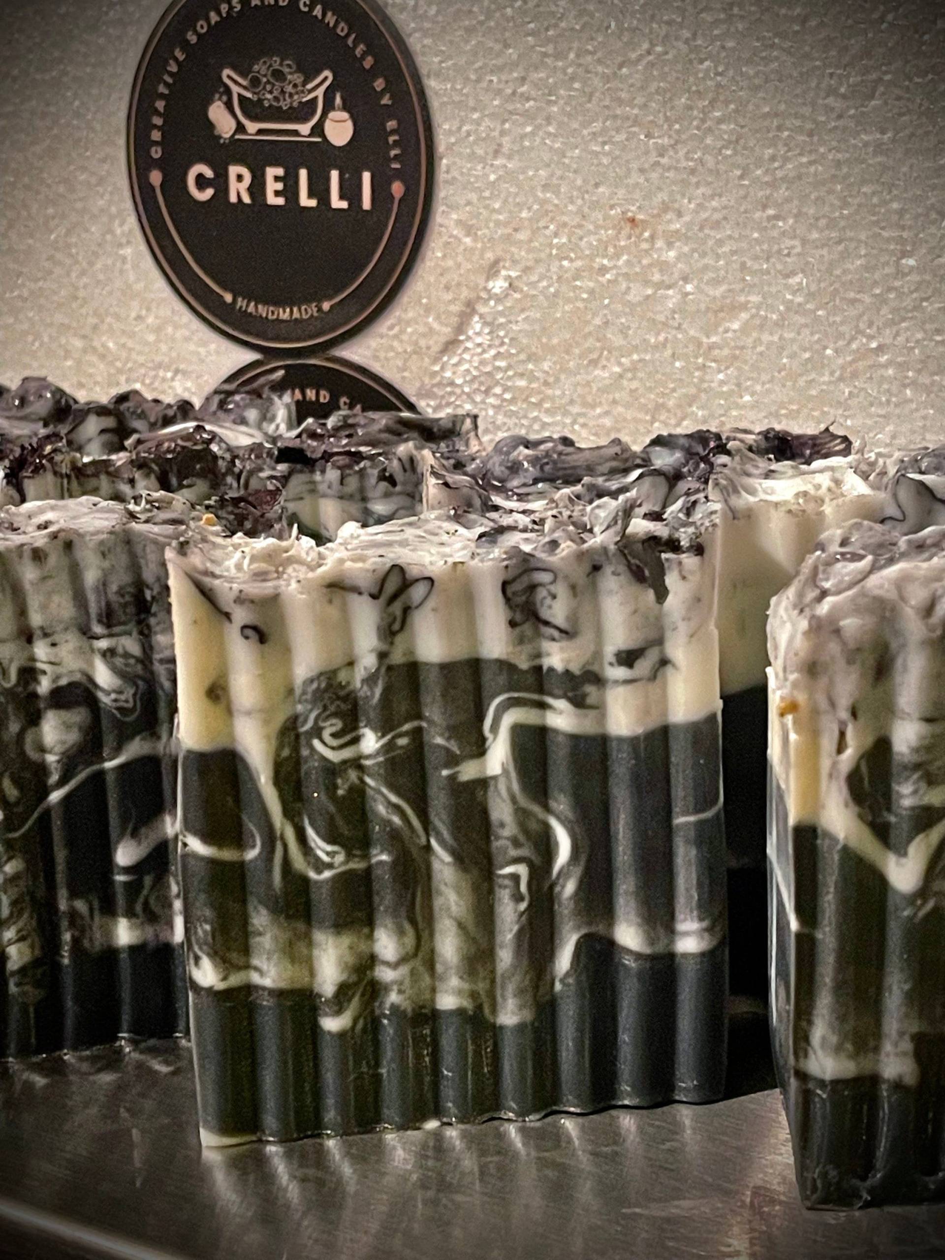 Schwarze Holzkohle Bergamotte Seife. 16 G von CrelliUS