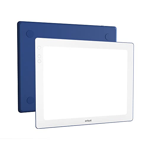 Cricut BrightPad Go | 29,2 x 22,8 cm | Kabellose LED-Lichtbox | 5 Helligkeitsstufen bis zu 4200 Lux | zum Zeichnen, Nachzeichnen, Papierbasteln, Jäten und mehr | Indigo Cricut BrightPad Go | 29,2 x 22,8 cm | Kabellose LED-Lichtbox | 5 Helligkeitsstufen bis zu 4200 Lux | zum Zeichnen, Nachzeichnen, Papierbasteln, Jäten und mehr | Indigo von Cricut