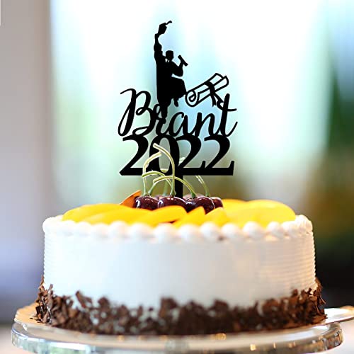 Personalisierte Namensklasse 2022 Graduate Cake Toppers 2022 Silhouette Mädchen Junge High School Graduation Party Dekor Individuelle Congrats Grad 2022 Grad Geschenke für Schüler Klassenkameraden von CustonCares