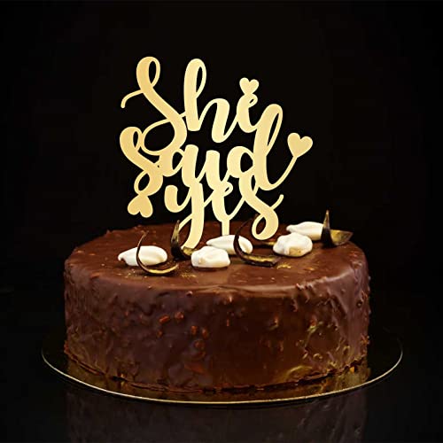 Tortenaufsatz mit Aufschrift "She Said Yes", personalisierbar, Motiv: "Mr & Mrs", Silhouette, rustikaler Braut- und Bräutigam, Kuchenaufsatz für Hochzeit, Brautparty, Party, Junggesellinnenabschied Tortenaufsatz mit Aufschrift "She Said Yes", personalisierbar, Motiv: "Mr & Mrs", Silhouette, rustikaler Braut- und Bräutigam, Kuchenaufsatz für Hochzeit, Brautparty, Party, Junggesellinnenabschied von CustonCares