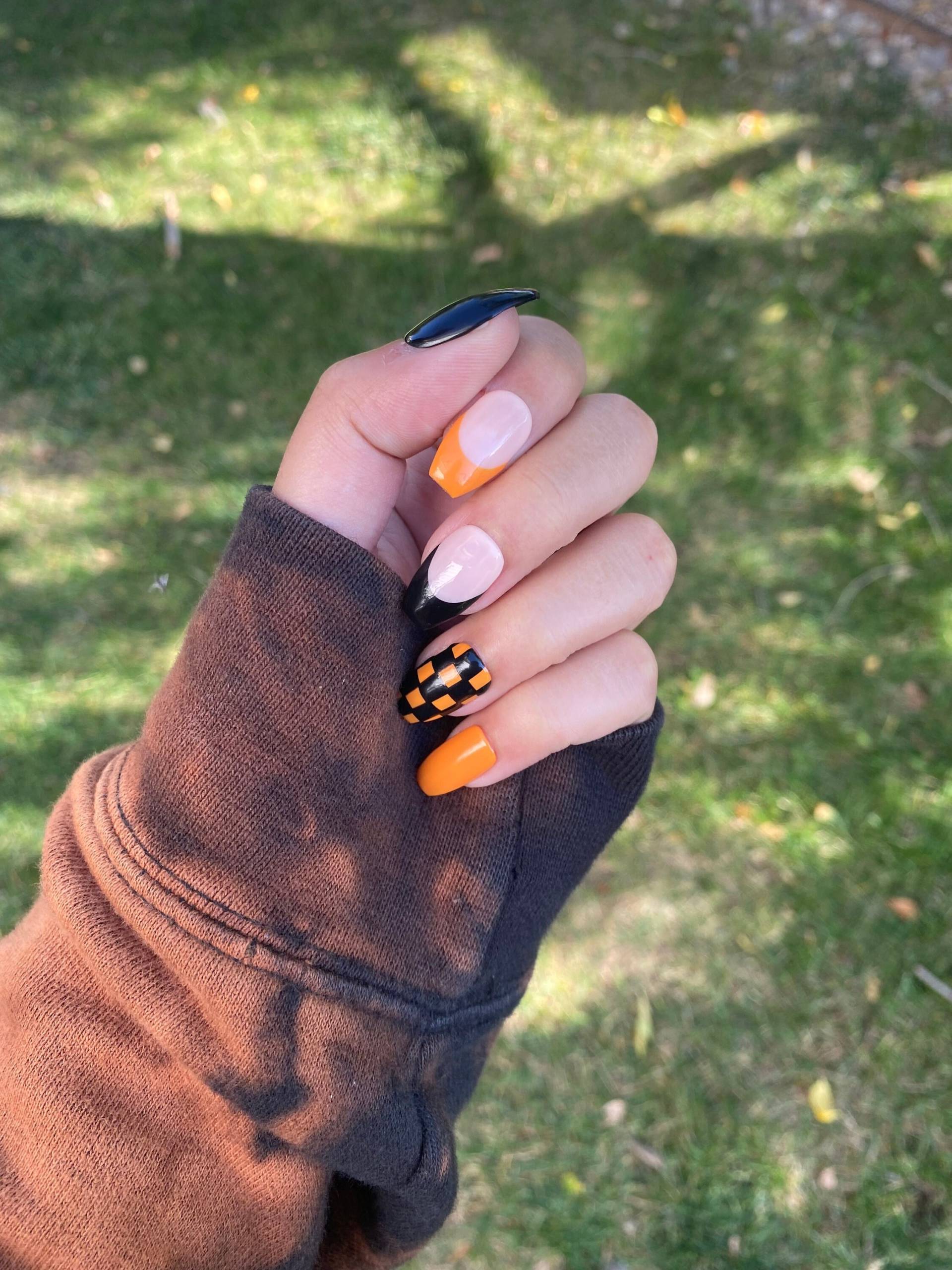 Schwarze Und Orange Halloween Nägel | Kurzer Sarg Im Bild Herbstliche Für Schwarze Und Orange Halloween Nägel | Kurzer Sarg Im Bild Herbstliche Für von CyndisSmallBoutique