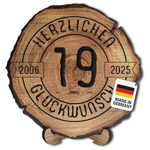 DARO Design – Baumscheibe mit Gravur für 19. Geburtstag – Geburtstags Geschenk aus Holz – Hochwertige Holz Geschenke mit Gravur ideal für Geburtstag – Dicke 6mm, Durchmesser 30cm – Made in Germany DARO Design – Baumscheibe mit Gravur für 19. Geburtstag – Geburtstags Geschenk aus Holz – Hochwertige Holz Geschenke mit Gravur ideal für Geburtstag – Dicke 6mm, Durchmesser 30cm – Made in Germany von DARO Design