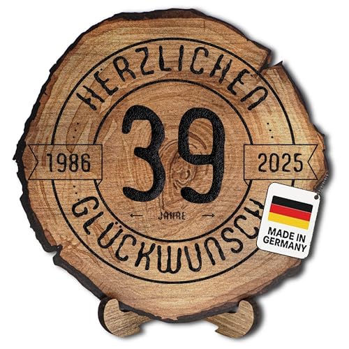 DARO Design – Baumscheibe mit Gravur für 39. Geburtstag – Geburtstags Geschenk aus Holz – Hochwertige Holz Geschenke mit Gravur ideal für Geburtstag – Dicke 6mm, Durchmesser 30cm – Made in Germany DARO Design – Baumscheibe mit Gravur für 39. Geburtstag – Geburtstags Geschenk aus Holz – Hochwertige Holz Geschenke mit Gravur ideal für Geburtstag – Dicke 6mm, Durchmesser 30cm – Made in Germany von DARO Design