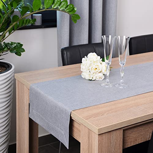 DECOOR Glatte, Matte, schmutzabweisende Tischdecke, 40 x 220 cm, Grau, veredelt mit Einer dekorativen 5 cm Breiten Lamelle, aus dickem Gewebe 220 g/m², 100% Polyester, hergestellt in EU DECOOR Glatte, Matte, schmutzabweisende Tischdecke, 40 x 220 cm, Grau, veredelt mit Einer dekorativen 5 cm Breiten Lamelle, aus dickem Gewebe 220 g/m², 100% Polyester, hergestellt in EU von DECOOR