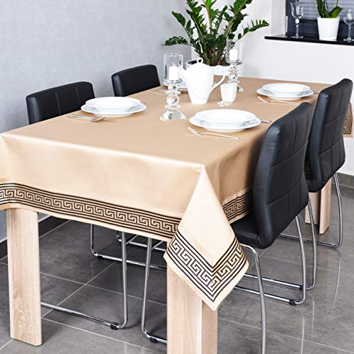 DECOOR - schmutzabweisende Tischdecke, veredelt mit einem 10 cm breiten Dekorstreifen mit griechischem Muster, aus Satingewebe 200 g/m², 100% Polyester, hergestellt in EU (Kakao+Schwarz, 140 x 180 cm) von DECOOR
