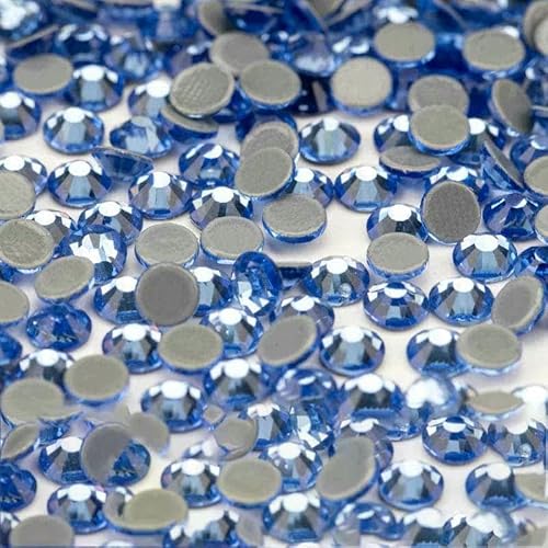 10.000 Stück Glaskristall-Hotfix-Strasssteine mit flacher Rückseite, Glitzer-Strasssteine für DIY-Stoffkleidung, 028 Hellsaphir, SS8 – 10.000 (S von DEFRTG