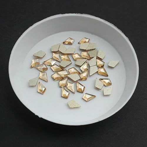 100/500 Stück Golden Champagne Boutique Nailart-Strasssteine mit flachem Boden, Glaskristall, 3D-Nageldekoration, mehrere Formen – Champagner 4 x 6 mm_c-500 Stück 100/500 Stück Golden Champagne Boutique Nailart-Strasssteine mit flachem Boden, Glaskristall, 3D-Nageldekoration, mehrere Formen – Champagner 4 x 6 mm_c-500 Stück von DEFRTG