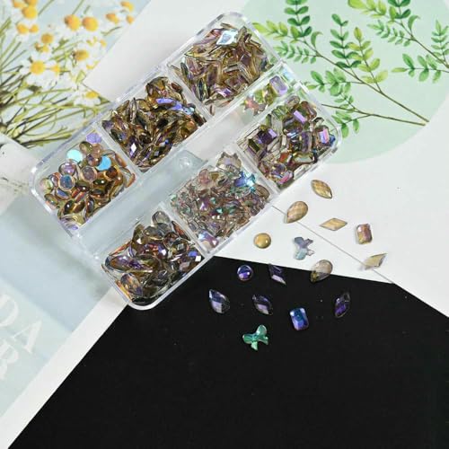 100 Stück 3D-unregelmäßige Aurora-Kristall-Strasssteine in mehreren Formen, Aurora-Nagel-Edelsteine in 6 Farben, flache Rückseite, glänzende Nail-Art-Strass-Anhänger, 1 Box 100 Stück 3D-unregelmäßige Aurora-Kristall-Strasssteine in mehreren Formen, Aurora-Nagel-Edelsteine in 6 Farben, flache Rückseite, glänzende Nail-Art-Strass-Anhänger, 1 Box von DEFRTG