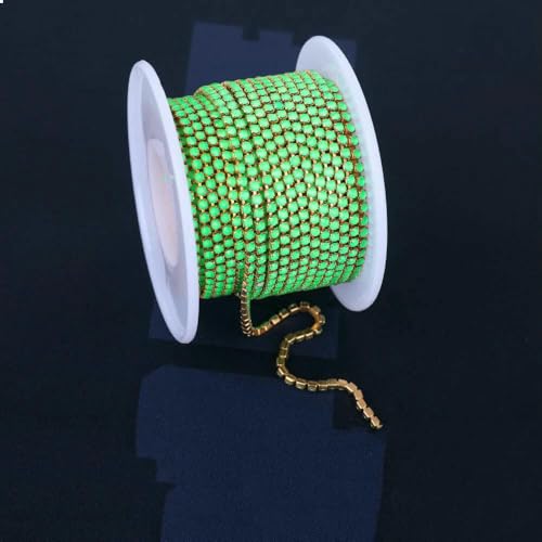 Fluoreszierende Mokka-Strassketten, Bekleidung, Nähen, Glas-Strass-Cup-Kette mit Silber/Gun-Schwarz/KC-Gold-Basis – Goldgrün – SS6 (2 mm) – 4,5 m von DEFRTG