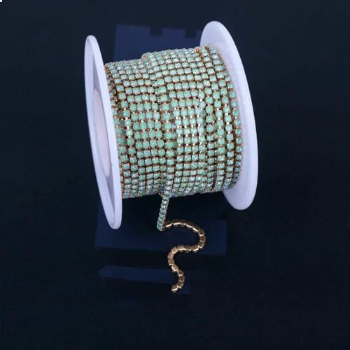 Fluoreszierende Mokka-Strassketten, Bekleidung, Nähen, Glas-Strass-Cup-Kette mit Silber/Gun-Schwarz/KC-Gold-Basis – KC Gold Peridot – SS6 (2 mm) – 9,1 m von DEFRTG