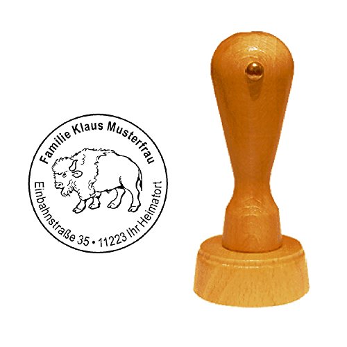 Stempel personalisiert runder Holzstempel Bison Büffel Wisent Adressstempel Ø 40 mm mit persönlicher Adresse und Motiv Stempel personalisiert runder Holzstempel Bison Büffel Wisent Adressstempel Ø 40 mm mit persönlicher Adresse und Motiv von DEKOLANDO