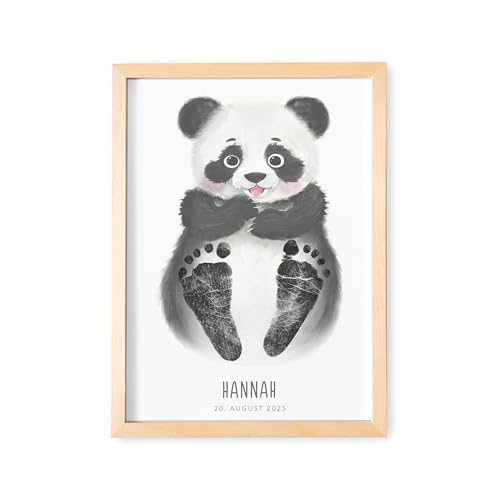 DEL MÀ Unique & Personal Fußabdruck Baby Tierbild personalisiertes Panda Bild für Babyzimmer Deko Kinderzimmer Neugeborenen Geschenk zur Geburt (OHNE FARBE | DIN A4) von DEL MÀ Unique & Personal