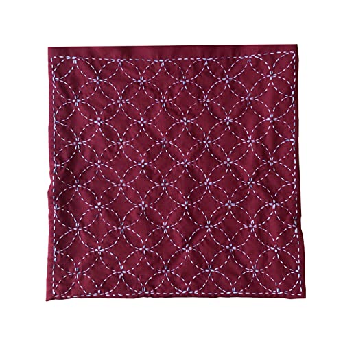 Sashiko | Japanisches Stickerei-Set | Stoff 68 cm x 34 cm vorgedruckt (30 cm x 30 cm) | Naturgarn | lange Nadel | Stickanleitung | Design sieben Schätze | von Delicatela (rot) von DELICATELA