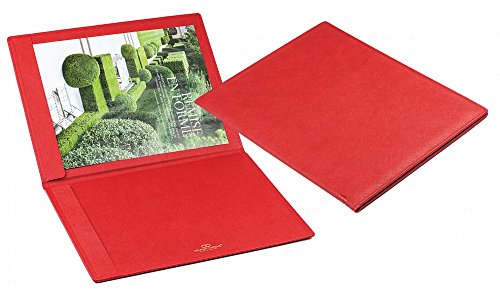 DELMON VARONE - Personalisierbare Urkundenmappe DIN A4 aus Saffiano Lederimitat rot, Kunstleder Dokumentenmappe mit 2 Einsteckleisten, Hardcover & Wattierung für Dokumente, Zeugnisse & Urkunden DELMON VARONE - Personalisierbare Urkundenmappe DIN A4 aus Saffiano Lederimitat rot, Kunstleder Dokumentenmappe mit 2 Einsteckleisten, Hardcover & Wattierung für Dokumente, Zeugnisse & Urkunden von DELMON VARONE - FINE LEATHERGOODS MADE IN GERMANY