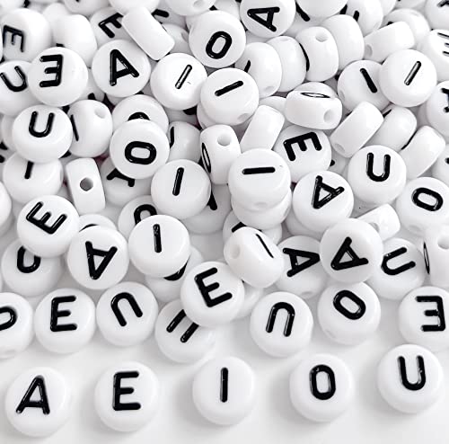 DHARIS 500 STÜCKE Buchstabenperlen 4X7mm Weiße runde Acryl-Alphabet-Perlen Vokal-Buchstaben-Perlen A E I O U-Perlen für die Schmuckherstellung, Armbänder, DIY-Halsketten, Schlüsselanhänger von DHARIS