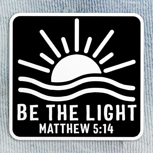 Be The Light Patch Matthäus 5 14 Christian Embroidered Patches Jesus Faith Bible Verse Religious Iron On Embroidery Patch for Caps, Backpacks, Jackets, Uniform DIY PVC Patches Gifts 7,6 cm Be The Light Patch Matthäus 5 14 Christian Embroidered Patches Jesus Faith Bible Verse Religious Iron On Embroidery Patch for Caps, Backpacks, Jackets, Uniform DIY PVC Patches Gifts 7,6 cm von DINKOUTER