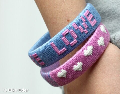 Armreif ''Love'' mit Herzen - schick und stylish