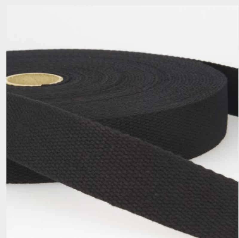 Baumwoll Gurtband, 40 mm - aus Baumwolle, diverse Farben - 1 Meter - Schwarz Baumwoll Gurtband, 40 mm - aus Baumwolle, diverse Farben - 1 Meter - Schwarz