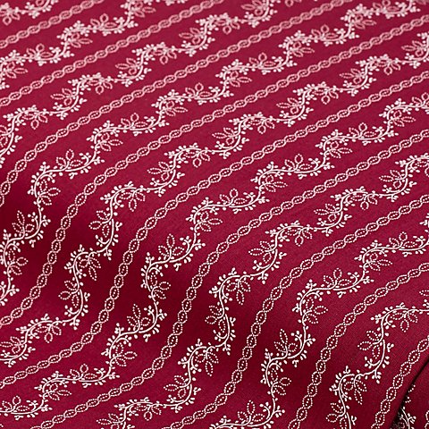 Baumwoll-Trachtenstoff "Blumenranke", rot Baumwoll-Trachtenstoff "Blumenranke", rot