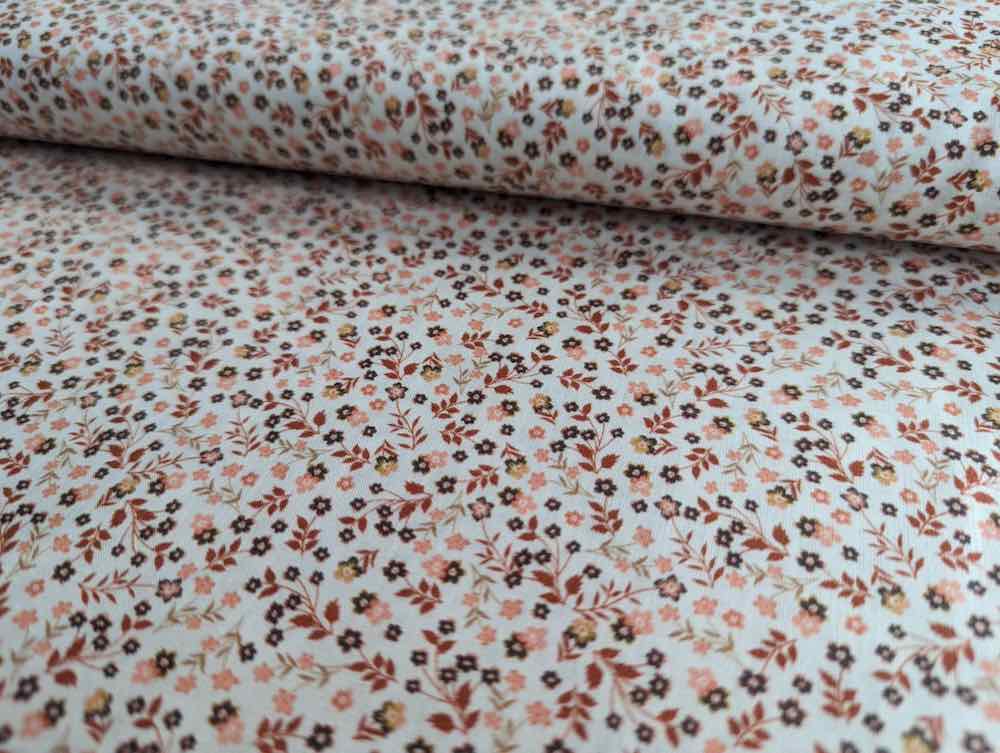 Baumwollstoff, kleine Blumen Beere / Rost auf Weiß - Organic Cotton - 150 cm Baumwollstoff, kleine Blumen Beere / Rost auf Weiß - Organic Cotton - 150 cm