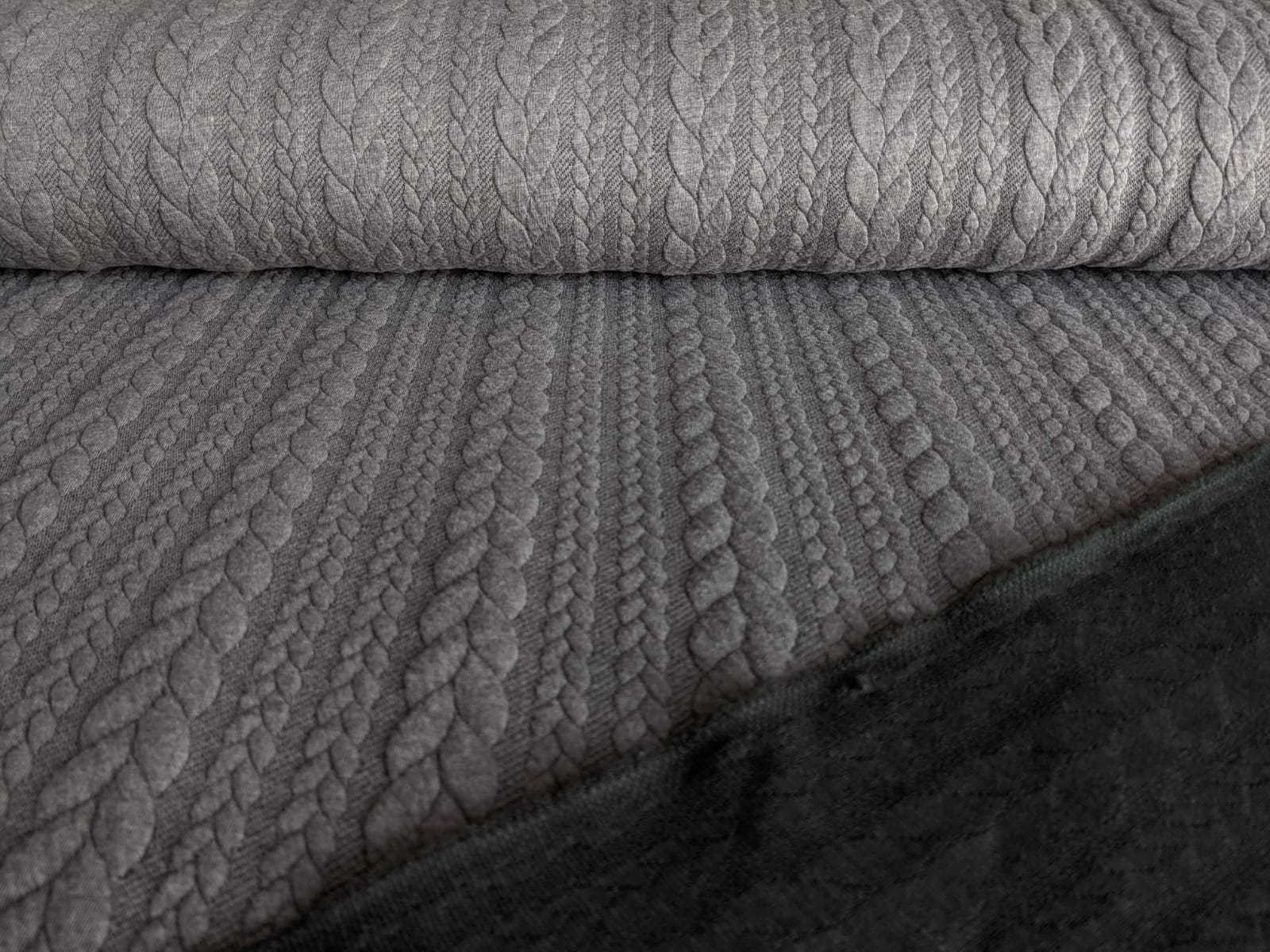 Dehnbarer Strickstoff mit Zopfmuster, Grau - 250 cm Dehnbarer Strickstoff mit Zopfmuster, Grau - 250 cm