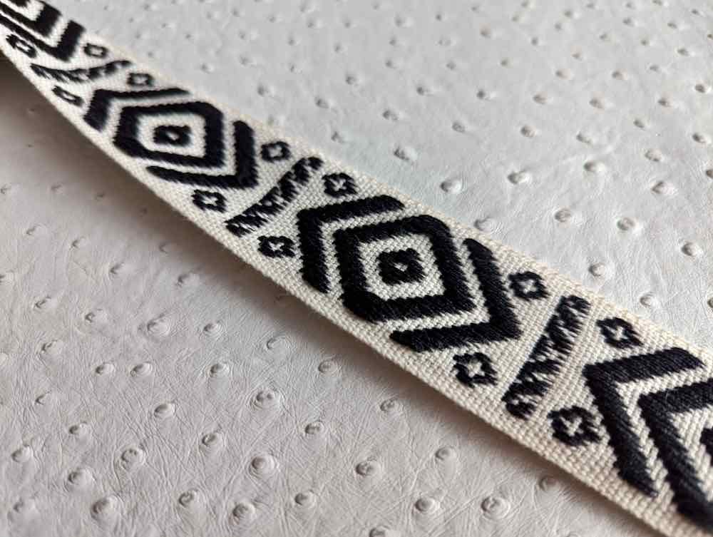 Gurtband, Ethno Schwarz / Weiß, 40 mm / ab 1 Meter Länge - Taupe