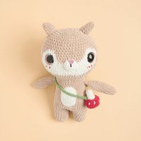 Häkelset Little Squirrel Modell 02 aus Chenillove Big Cuties