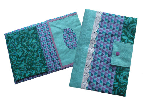 Stoffpaket Wickeltasche Lulu - Marienhoffgaarden Stoff, Petrol mit Blüten und Dreiecken - Lila - One Size Stoffpaket Wickeltasche Lulu - Marienhoffgaarden Stoff, Petrol mit Blüten und Dreiecken - Lila - One Size