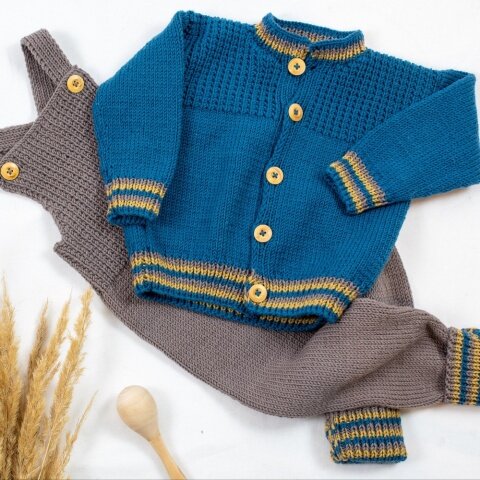 Strickanleitung Babyjäckchen und Latzhose Rabauke