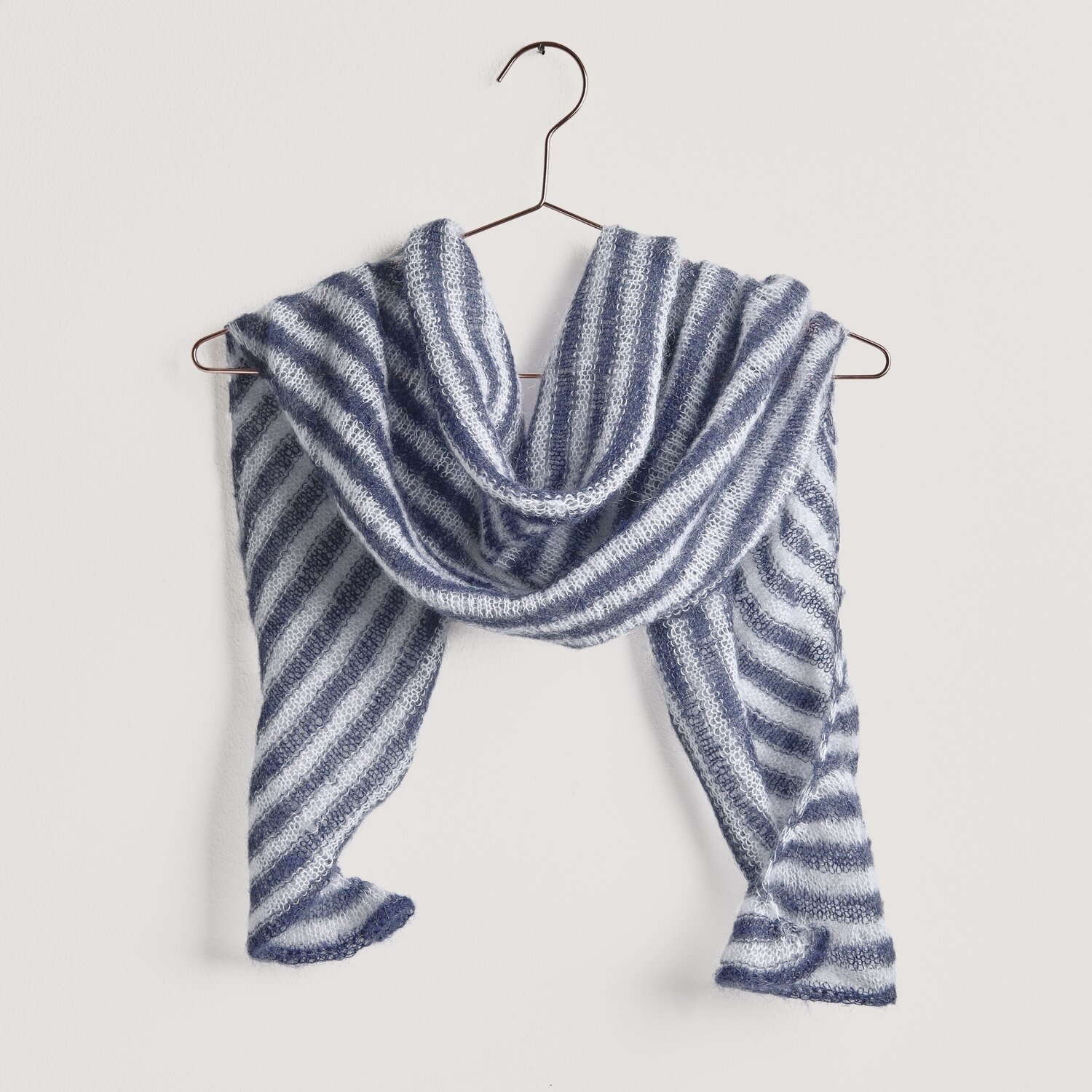 Strickset Dreieckstuch Modell 02 aus Lovewool No. 20