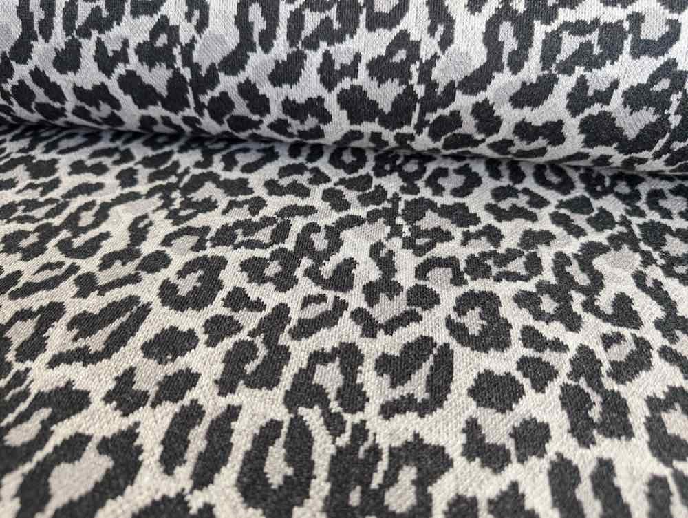 Strickstoff, Jacquard, Animalprint Panther Grau / Schwarz - 150 cm Strickstoff, Jacquard, Animalprint Panther Grau / Schwarz - 150 cm