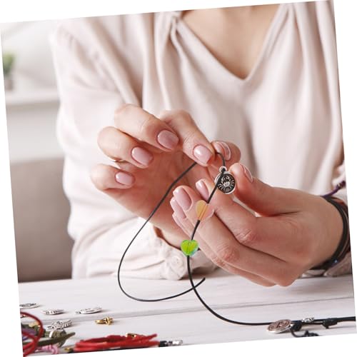 DIYEAH 320 Stück Acryl Herzperlen zum Auffädeln Bunte Kleine Bastelperlen für Schmuckherstellung DIY Armbänder und Bastelprojekte Leicht Langlebig mit Kleinem Vielseitig Einsetzbar von DIYEAH