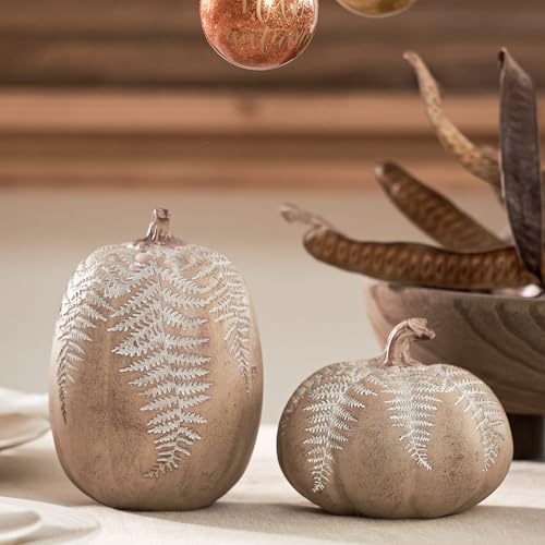 DN DECONATION Herbstdeko Kürbis 2er Set – Braunem Kürbis Tischdeko mit Geschnitzten Blättern aus Kunstharz –Deko Kürbisse für Thanksgiving, Halloween & Herbstdekoration Innen von DN DECONATION