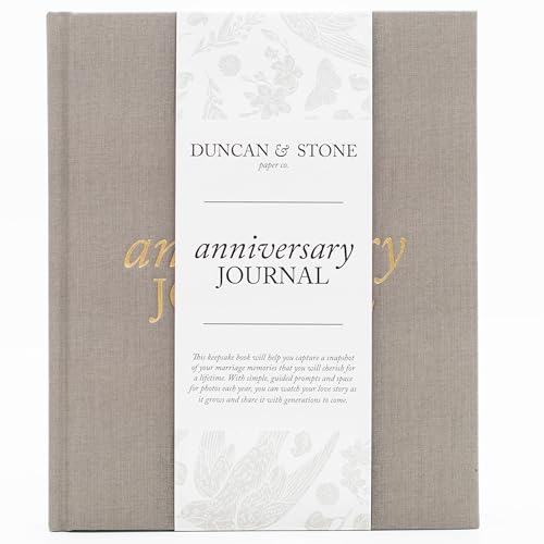 Duncan & Stone Hochzeitstagebuch für Paare, Taupe von DUNCAN & STONE PAPER CO.