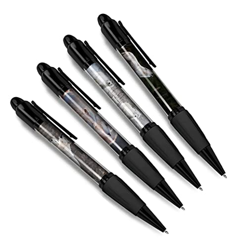 DV DESIGN Set mit 4 Arctic Wolf Schwarz Kugelschreiber – Wölfe Tier Wild Natur Wildlife American Pattern Jungen Mädchen Herren Frauen Thema Stift #79420 DV DESIGN Set mit 4 Arctic Wolf Schwarz Kugelschreiber – Wölfe Tier Wild Natur Wildlife American Pattern Jungen Mädchen Herren Frauen Thema Stift #79420 von DV DESIGN