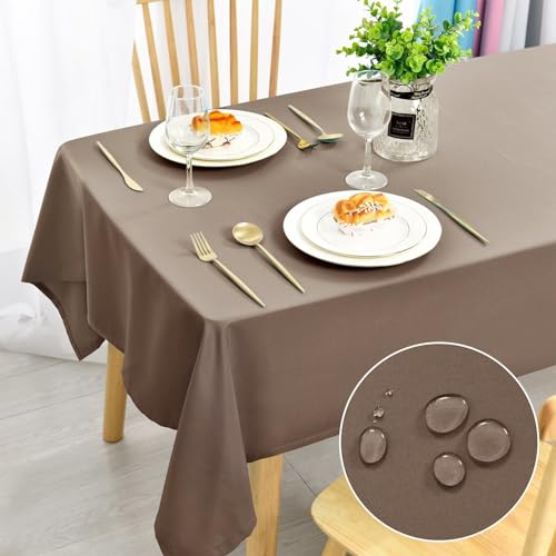 DWCN Braun Tischdecke 135x180cm Fleckschutz Abwaschbar Tischwäsche Wasserdicht Tischtuch für Esszimmer, Garten, Party, Hochzeiten oder Haushalt DWCN Braun Tischdecke 135x180cm Fleckschutz Abwaschbar Tischwäsche Wasserdicht Tischtuch für Esszimmer, Garten, Party, Hochzeiten oder Haushalt von DWCN