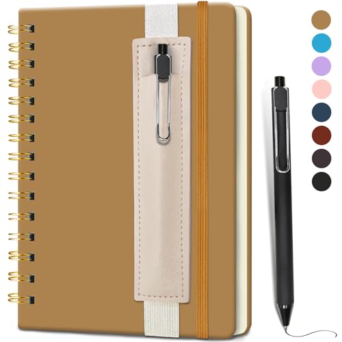 DWIYITTN Notizbuch A5 Liniert, Hardcover Spiralbindung 80 Blatt /160 Seiten Notizbuch mit Stift & Kunstleder-Stifthalter Collegeblock Notizblock für Arbeit Büro Schule 14,5 x 21cm 80 g/m² -Khaki DWIYITTN Notizbuch A5 Liniert, Hardcover Spiralbindung 80 Blatt /160 Seiten Notizbuch mit Stift & Kunstleder-Stifthalter Collegeblock Notizblock für Arbeit Büro Schule 14,5 x 21cm 80 g/m² -Khaki von DWIYITTN
