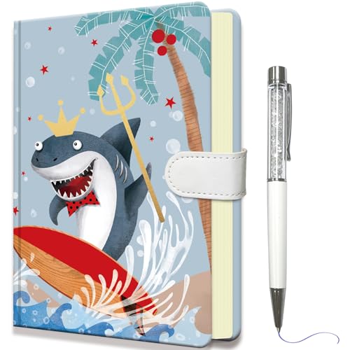 DWIYITTN kinder Notizbuch mit Stift, klein Hai Tagebuch Mädchen 19x13,5cm Hardcover Liniert Notizblock mit Stift und Magnetverschluss Notizbücher set Geschenke für Schul, 96 Blatt 80 g/m² DWIYITTN kinder Notizbuch mit Stift, klein Hai Tagebuch Mädchen 19x13,5cm Hardcover Liniert Notizblock mit Stift und Magnetverschluss Notizbücher set Geschenke für Schul, 96 Blatt 80 g/m² von DWIYITTN