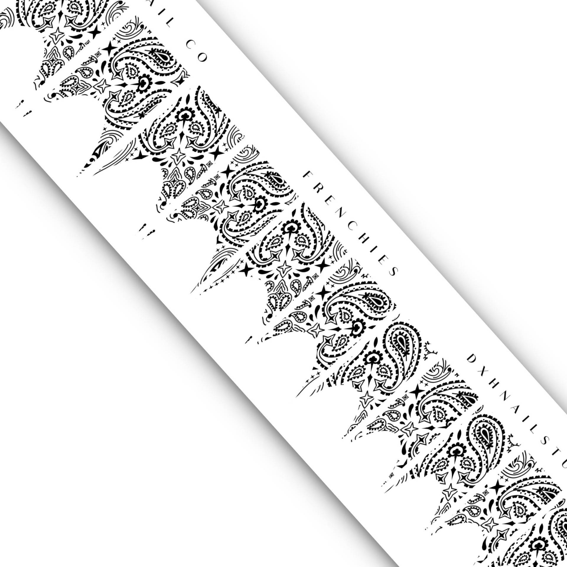 Weißes Bandana Frenchies - Paisley French Tip Nail Wraps Wasser Transfernagel Aufkleber von DXHNAILCO