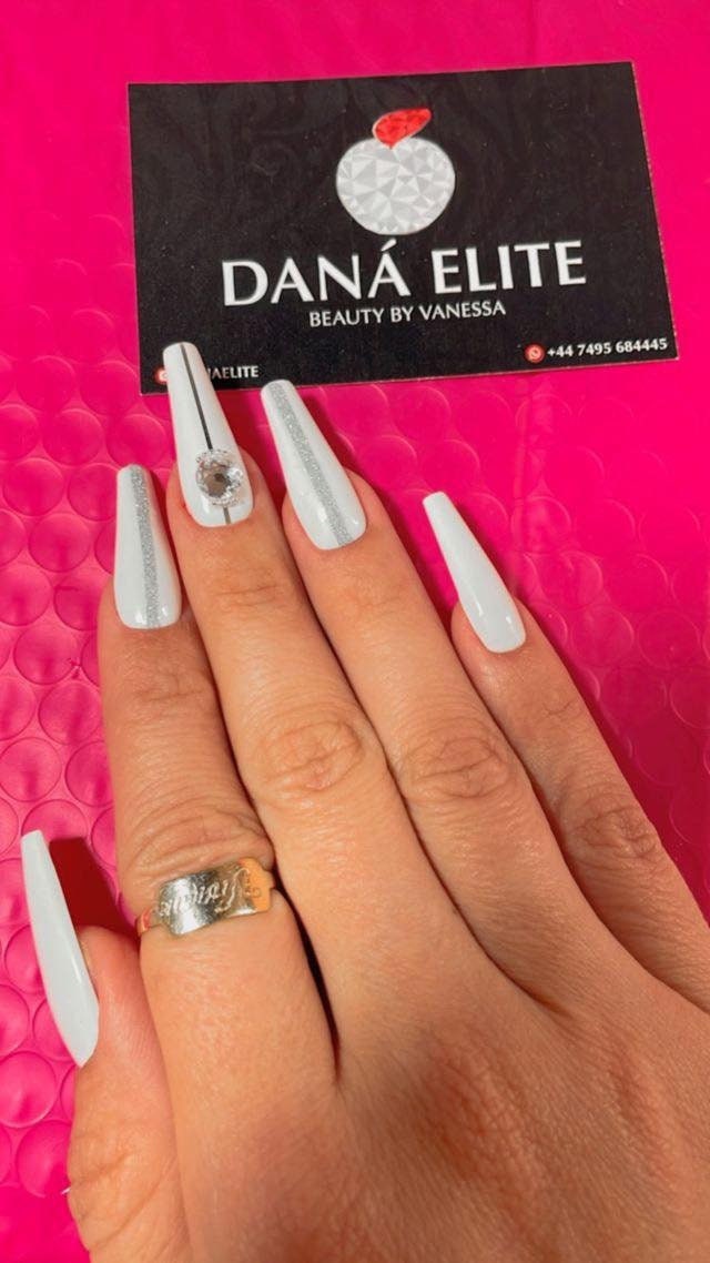 Weiße Braut Kristall Gel Press-On Nägel | Geschenke Für Sie Dana Elite von DanaEliteNails