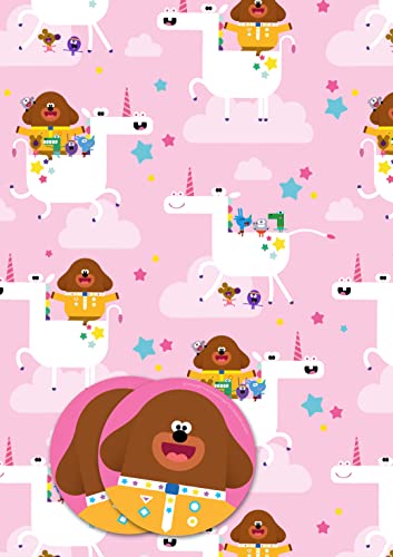 Hey Duggee Geschenkpapier, 2 Bögen, 2 Etiketten, Geschenkpapier für Geschenke Hey Duggee Geschenkpapier, 2 Bögen, 2 Etiketten, Geschenkpapier für Geschenke von Danilo Promotions LTD