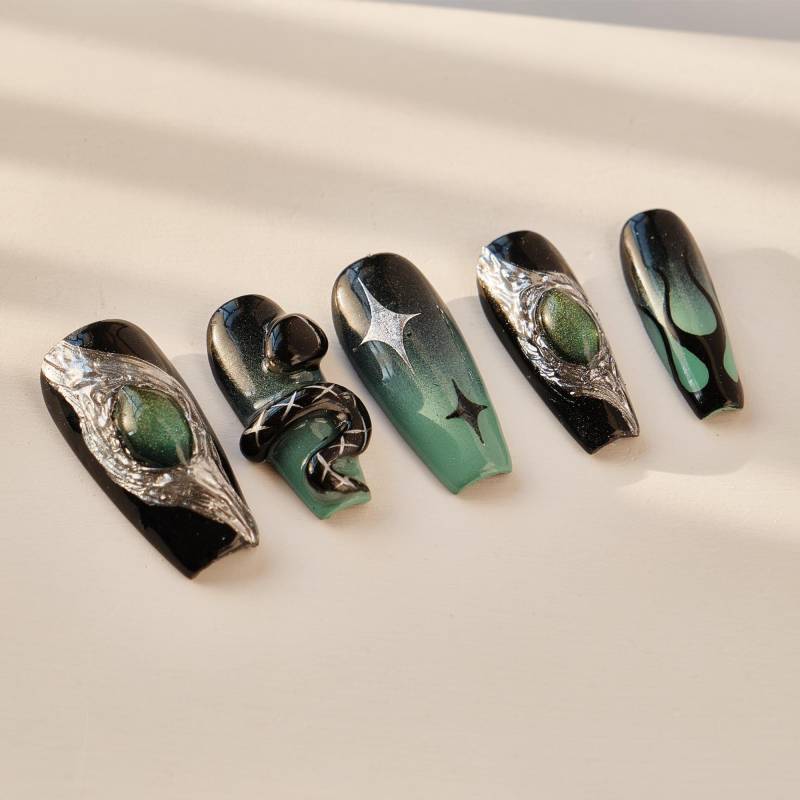 Handbemalte Schwarze Schlangennägel, Ombre Grüne Nägel, Geschenknägel, Individuell Angefertigte Press On Nails, Künstliche Acrylnägel von Dechanail