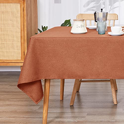 Deconovo Tischdecken Wasserabweisende Tischwäsche Abwaschbare elegant Tischdecke für Esstisch Küche Tischschutz robust Tischwäschen Lotuseffekt, 132x178 cm, Ziegelrot, 1 Stück von Deconovo